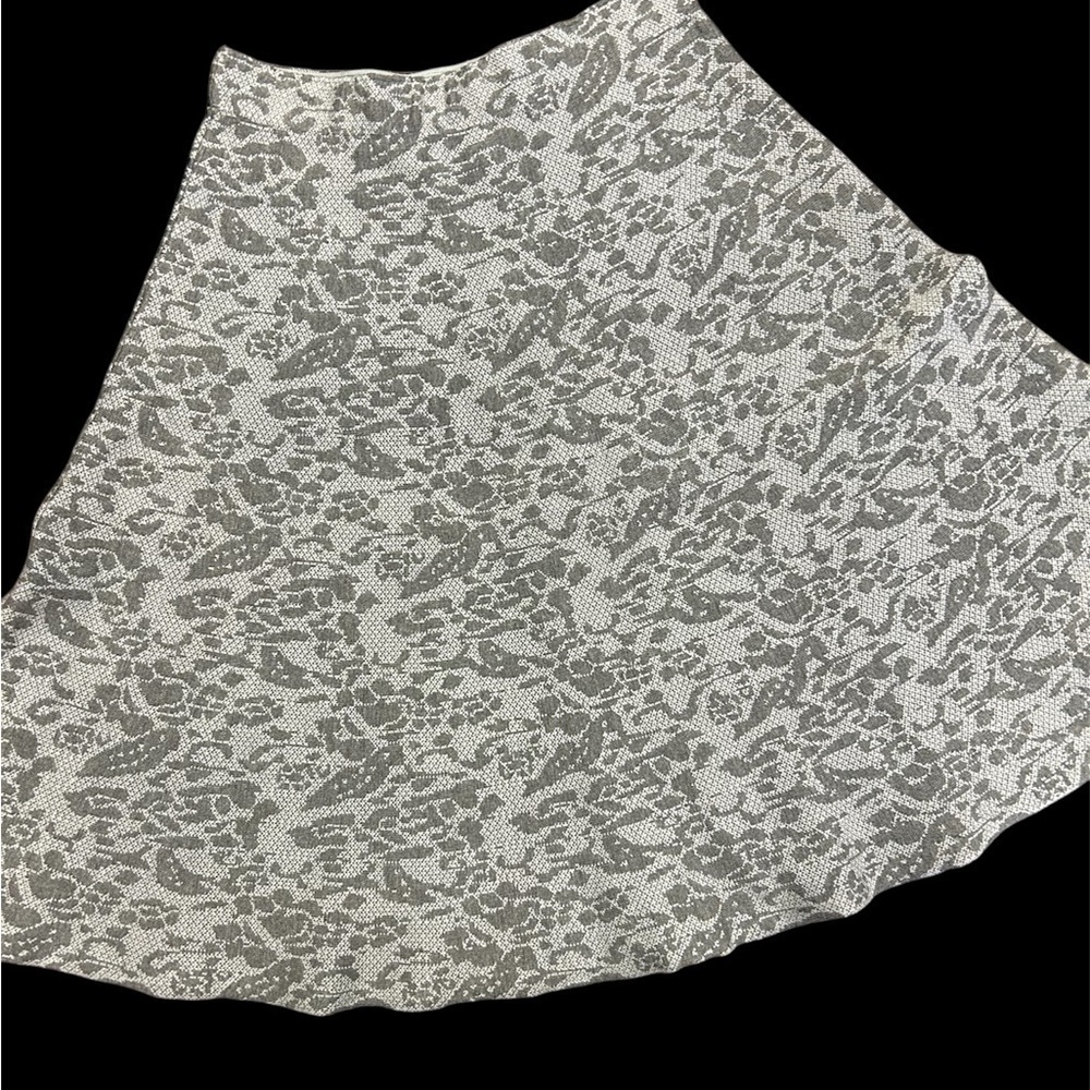 Elegant Gray Patterned Skirt